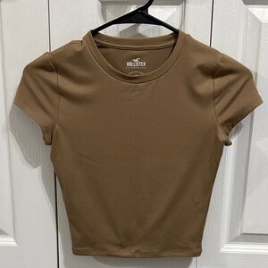 Hollister Women's Dark Tan Crop Top